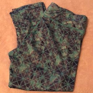 Capri, colorful, perfect workout leggings!